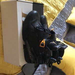 confetti 8’s size 11